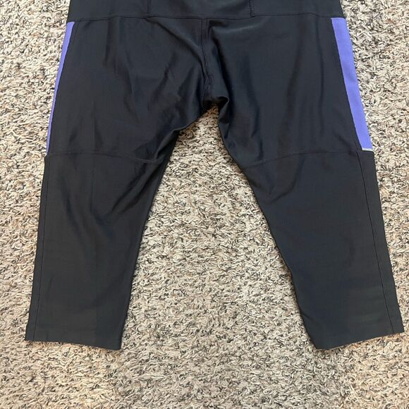 Nike women’s dri fit Nike running capri leggings size Small - Picture 6 of 7